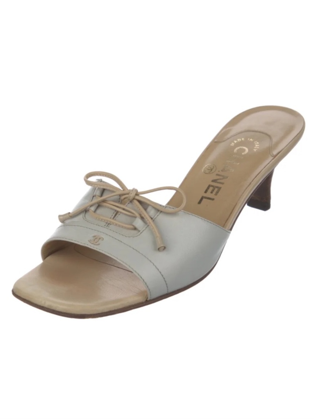 Chanel • Vintage Interlocking CC Logo Heels